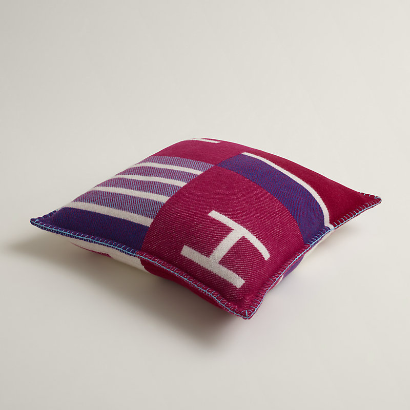 Avalon Vibration pillow, small model | Hermès Thailand